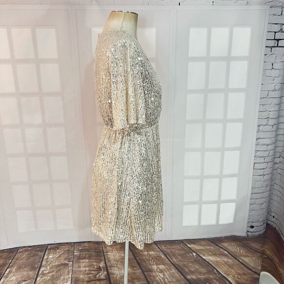 Altar’d’ State NWT Gold Mesh Sequin V-Neck Lined Bridesmaid Mini Dress Medium - Picture 5 of 12